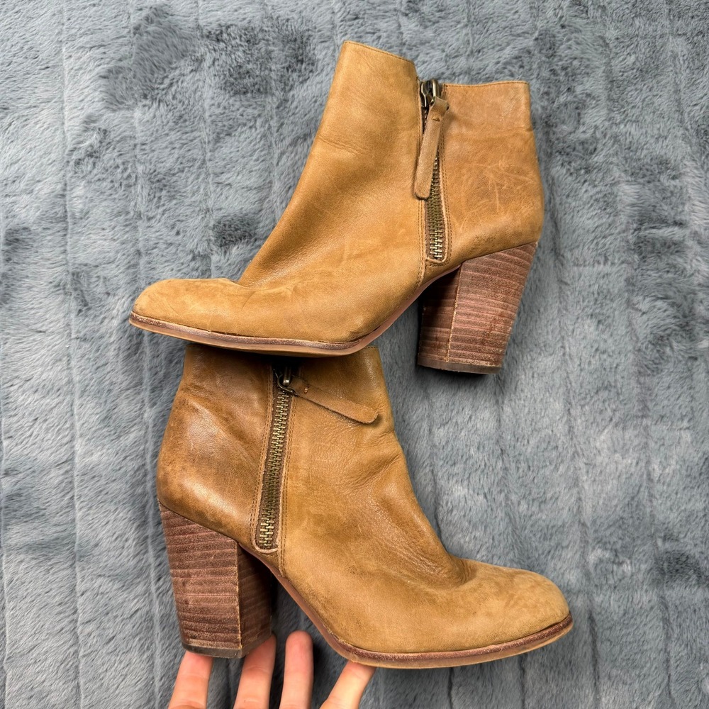 Gianni Bini Womens Tan Leather Stacked Block Heel Ankle Boots Size 8M